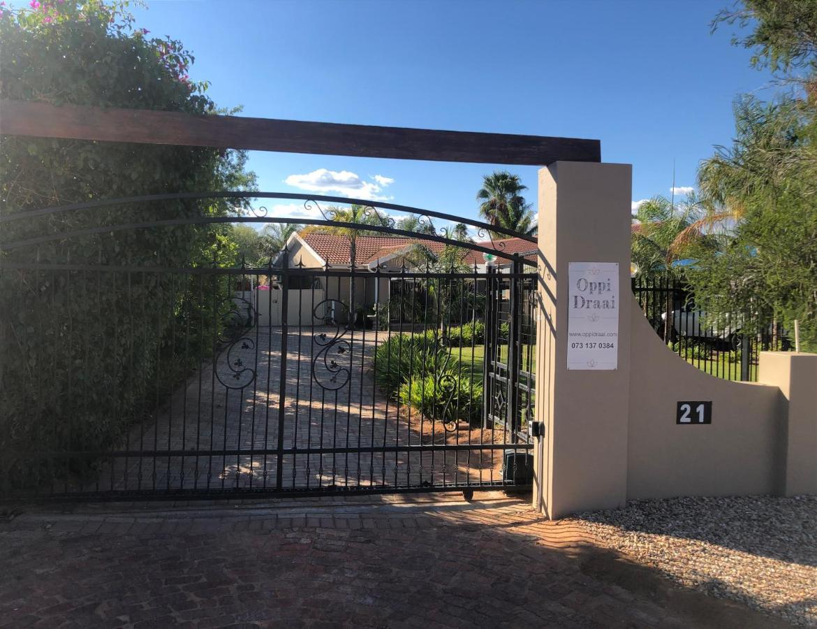 Oppi Draai Guesthouse Oudtshoorn Esterno foto