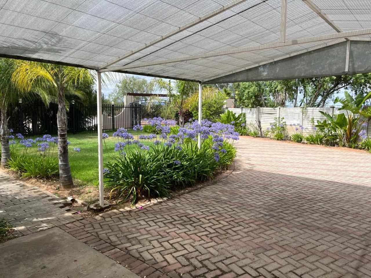 Oppi Draai Guesthouse Oudtshoorn Esterno foto